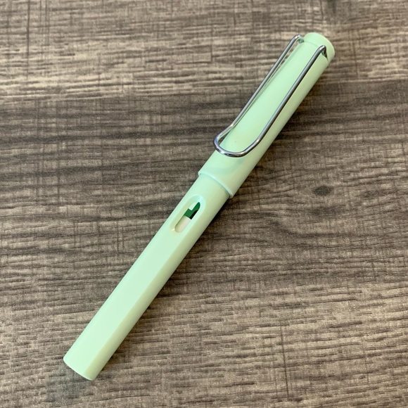 🍒🍒 (Bundle Only) Pastel Mint Green Infinity Pencil - Picture 3 of 8